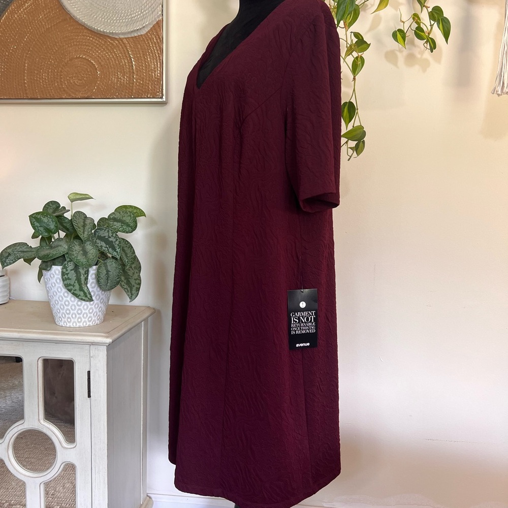 NWT Avenue Rich Wine Midi Dress with beautiful detail - Picture 2 of 5